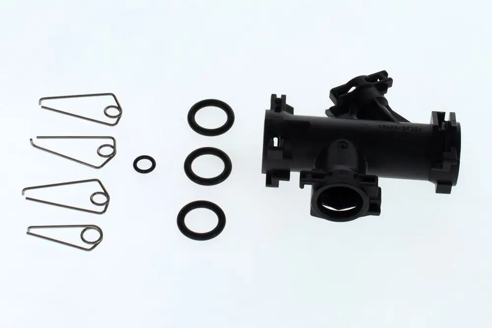BOSCH T-Stück aus schwarzem Kunststoff mit mehreren O-Ringen und Befestigungsfedern, geeignet für Rohrverbindungen in Sanitär- oder Heizungsanwendungen.